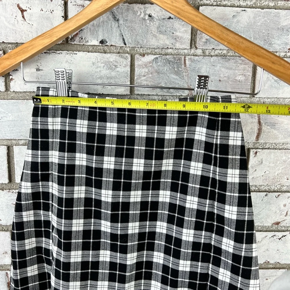 Brandy Melville | Black and White Plaid Mini Skirt - Picture 9 of 9